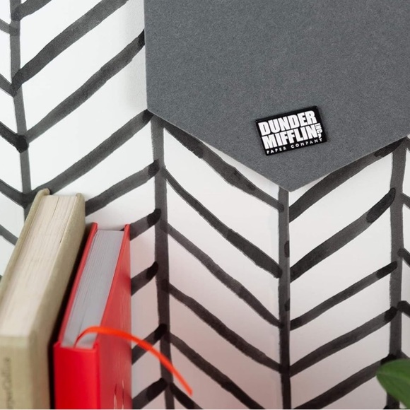 Dunder Mifflin Inc Paper Company Enamel Pen The Office Fanny Pack Pin Brand New - Picture 2 of 8